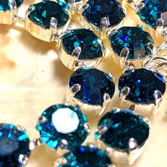 Blue Apatite Swarovski Crystal Necklace & Earrings in Silver Plated or Gold - Picture 7 of 8